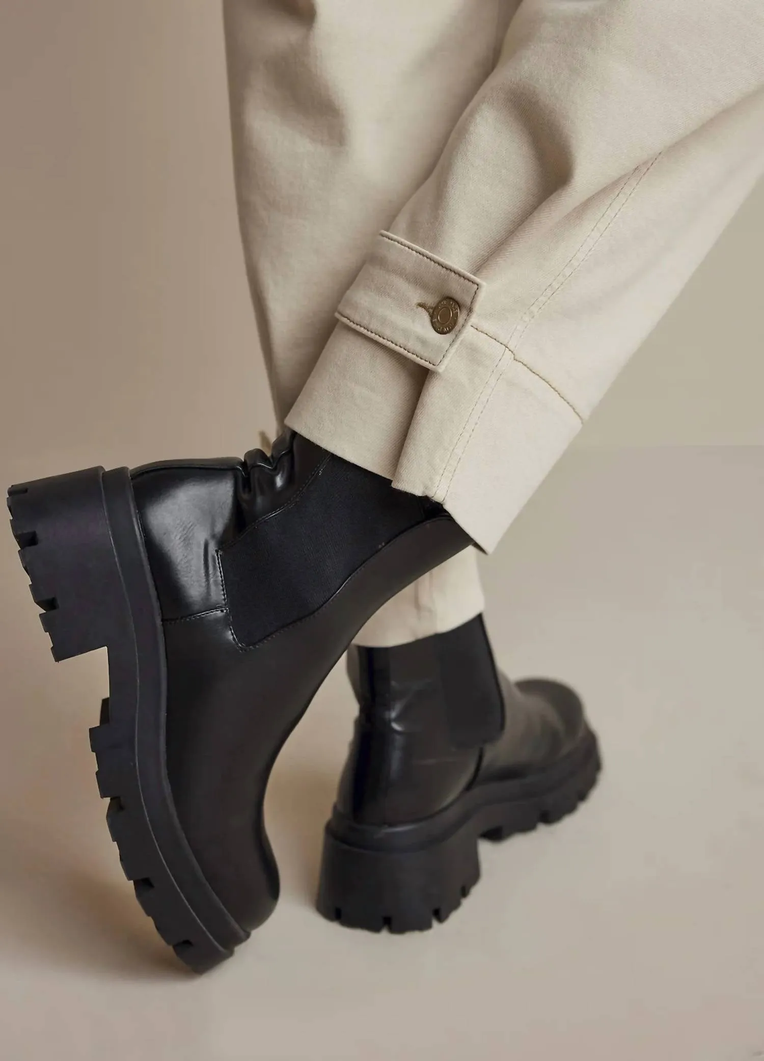 Barrel Jean In Ivory