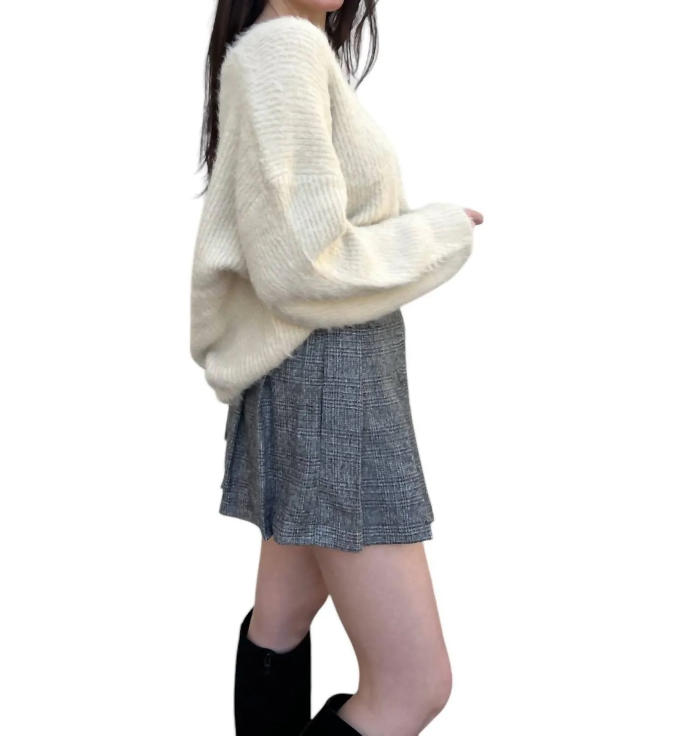 Classic Move V-Neck Fuzzy Sweater In Natural