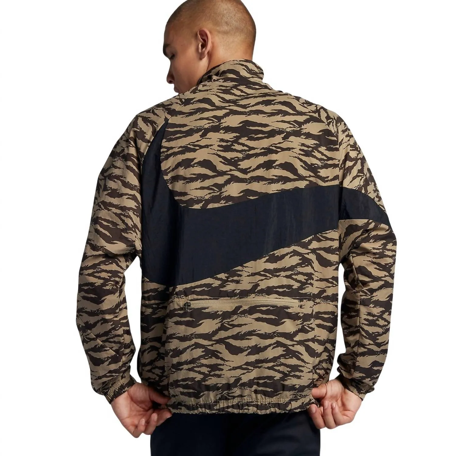 Men's Swoosh Half Zip Windrunner Jacket In Khaki Camo