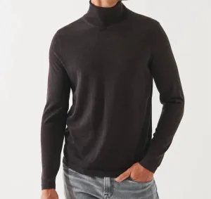 Merino Turtle Neck Sweater In Chocolate