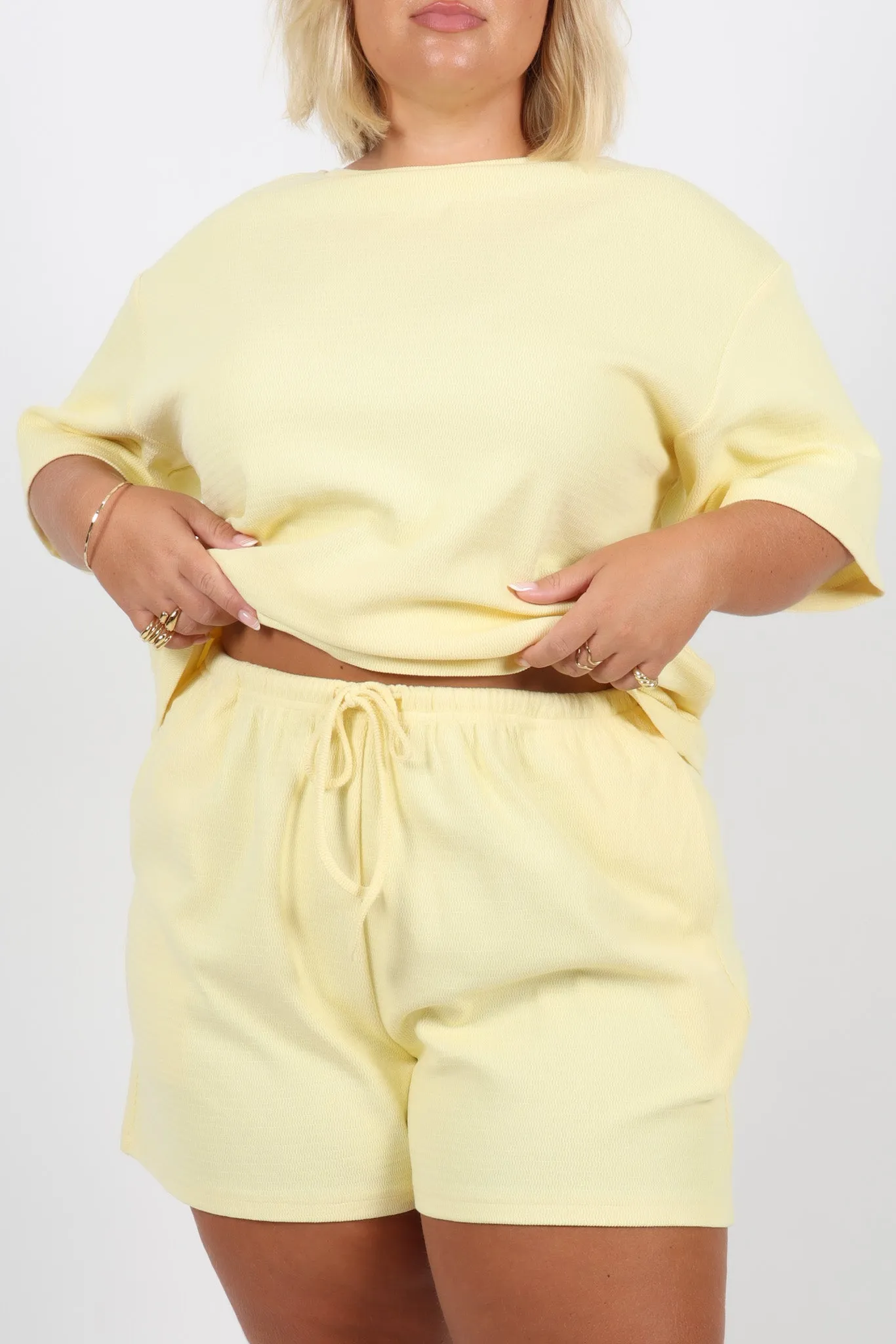 TORLA SHORTS SOFT YELLOW