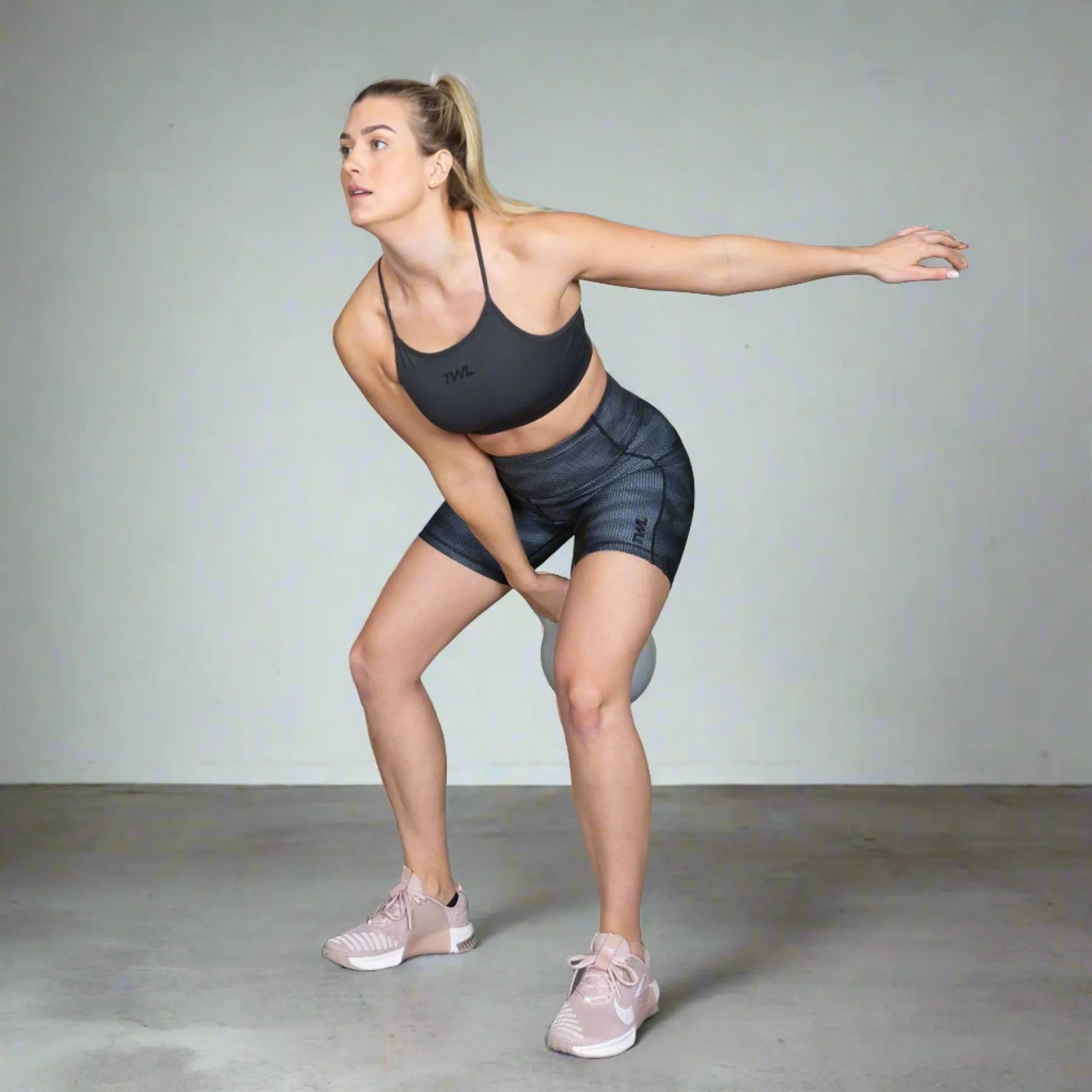TWL - WOMEN'S ENERGY SHORTS MID LENGTH - ELEMENT