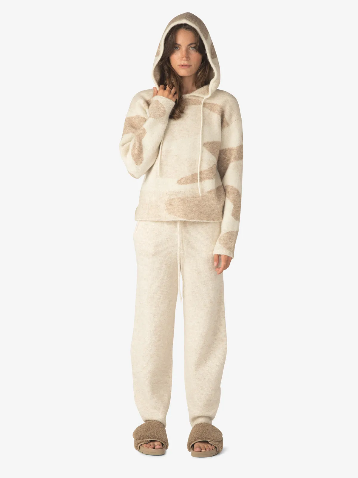 W CHALET HOODIE - Cream Camo